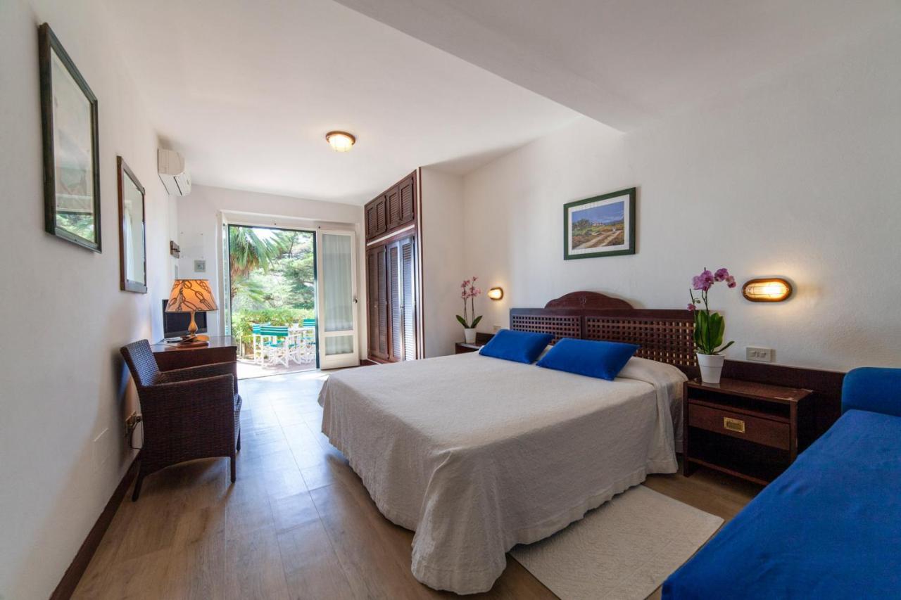 Hotel Antares Capoliveri  Eksteriør billede