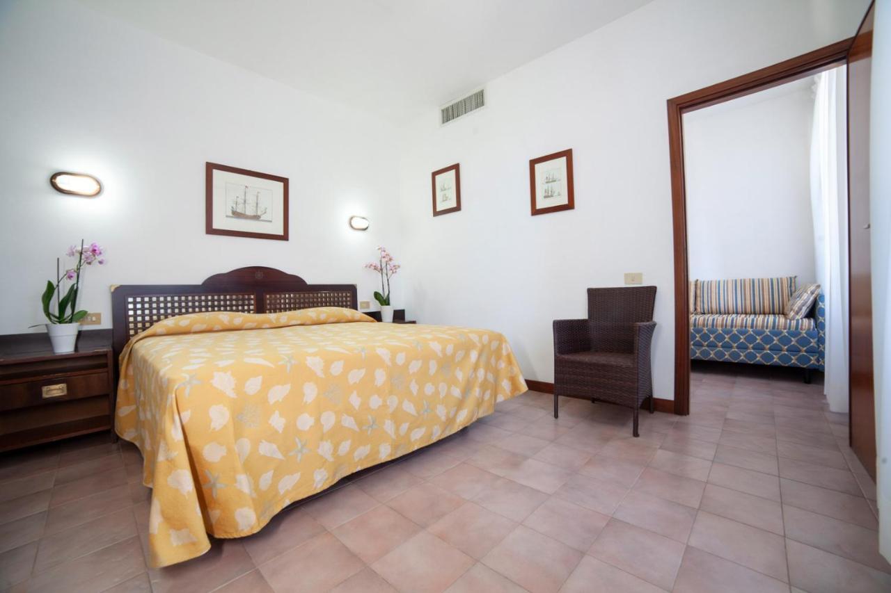 Hotel Antares Capoliveri  Eksteriør billede